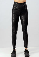 Load image into Gallery viewer, The Workout Queen Leggings - Black/Leopard